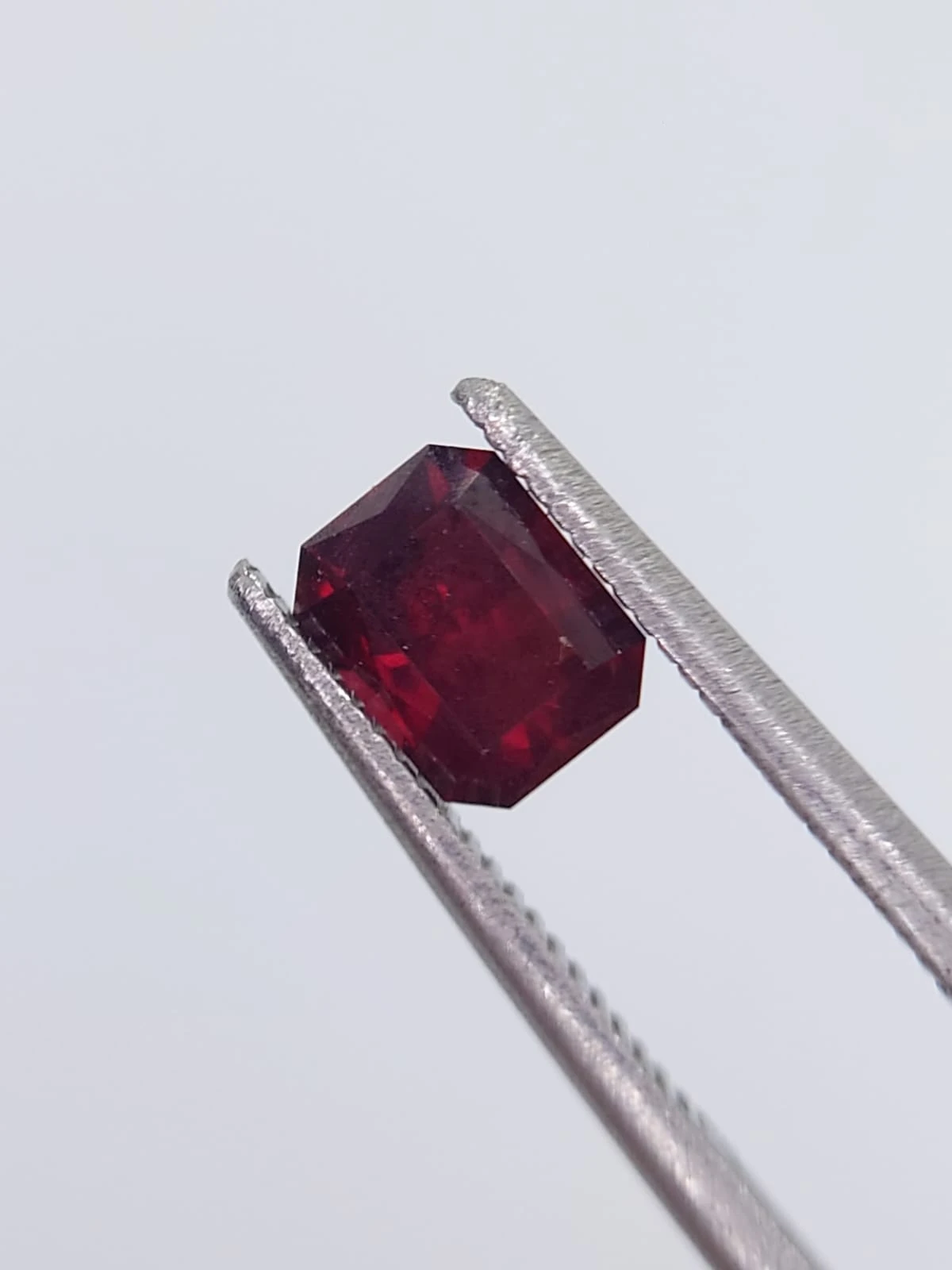 0.81ct. Natural Rhodolite Garnet from Tanzania — view 1